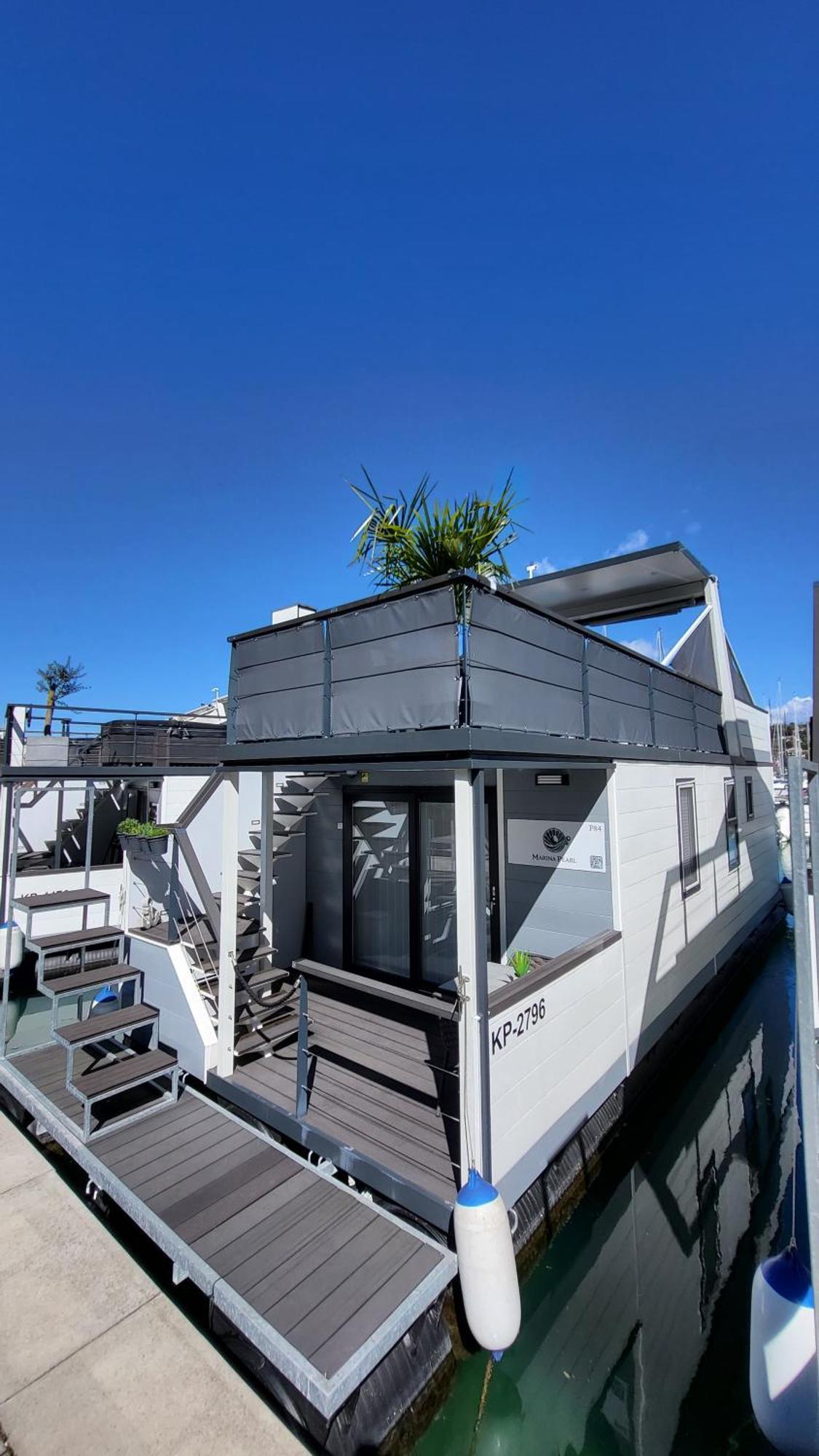 Floating House - Marina Pearl Apartment ปอร์โตรอซ ภายนอก รูปภาพ