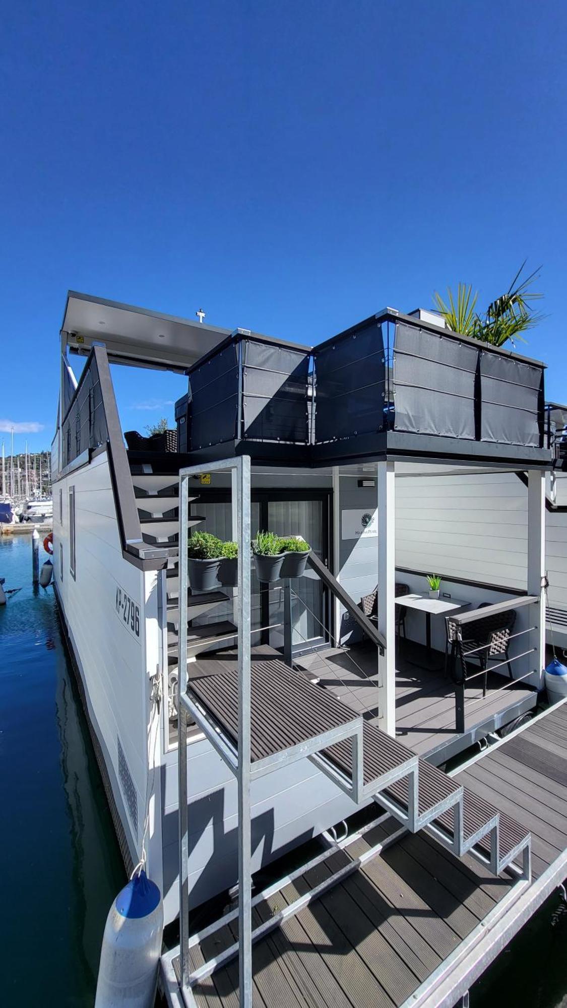 Floating House - Marina Pearl Apartment ปอร์โตรอซ ภายนอก รูปภาพ