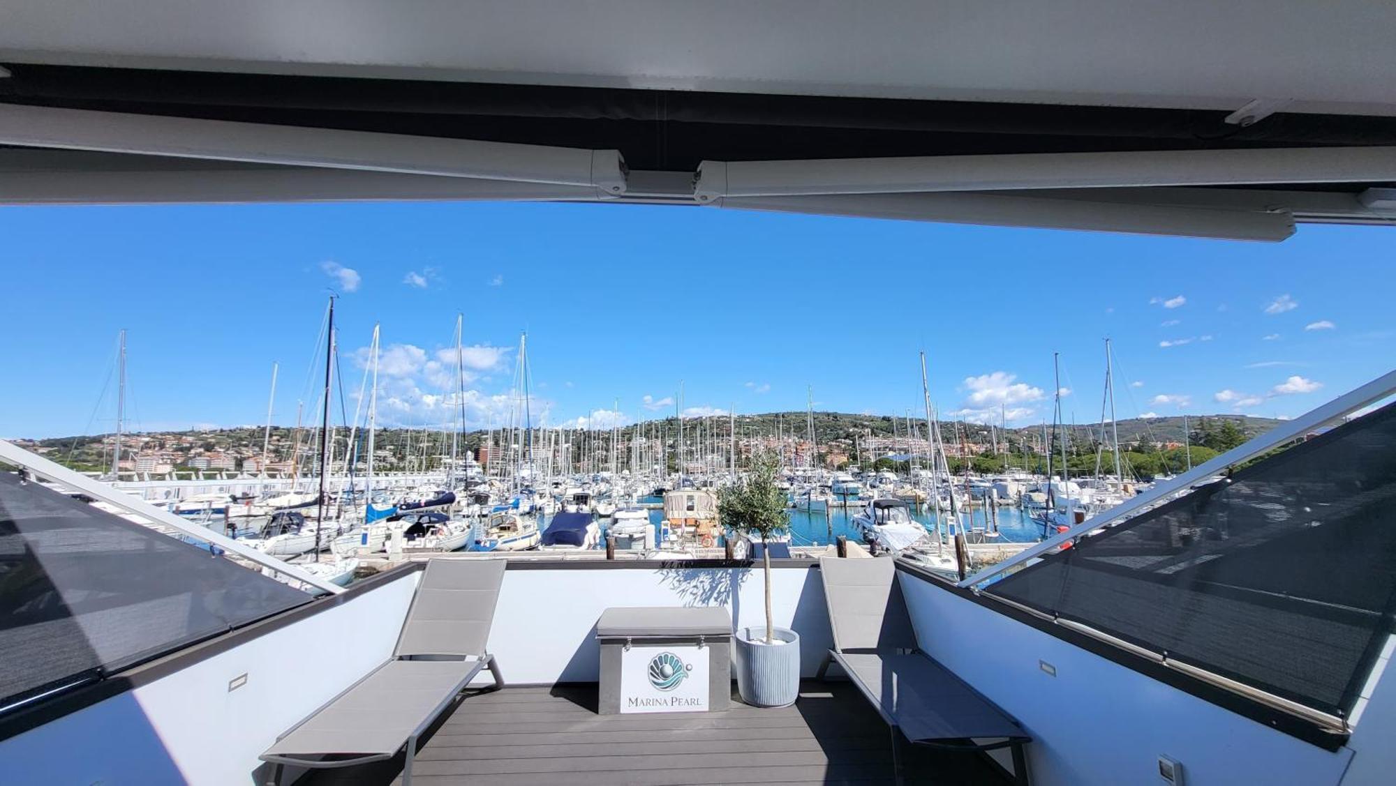 Floating House - Marina Pearl Apartment ปอร์โตรอซ ภายนอก รูปภาพ