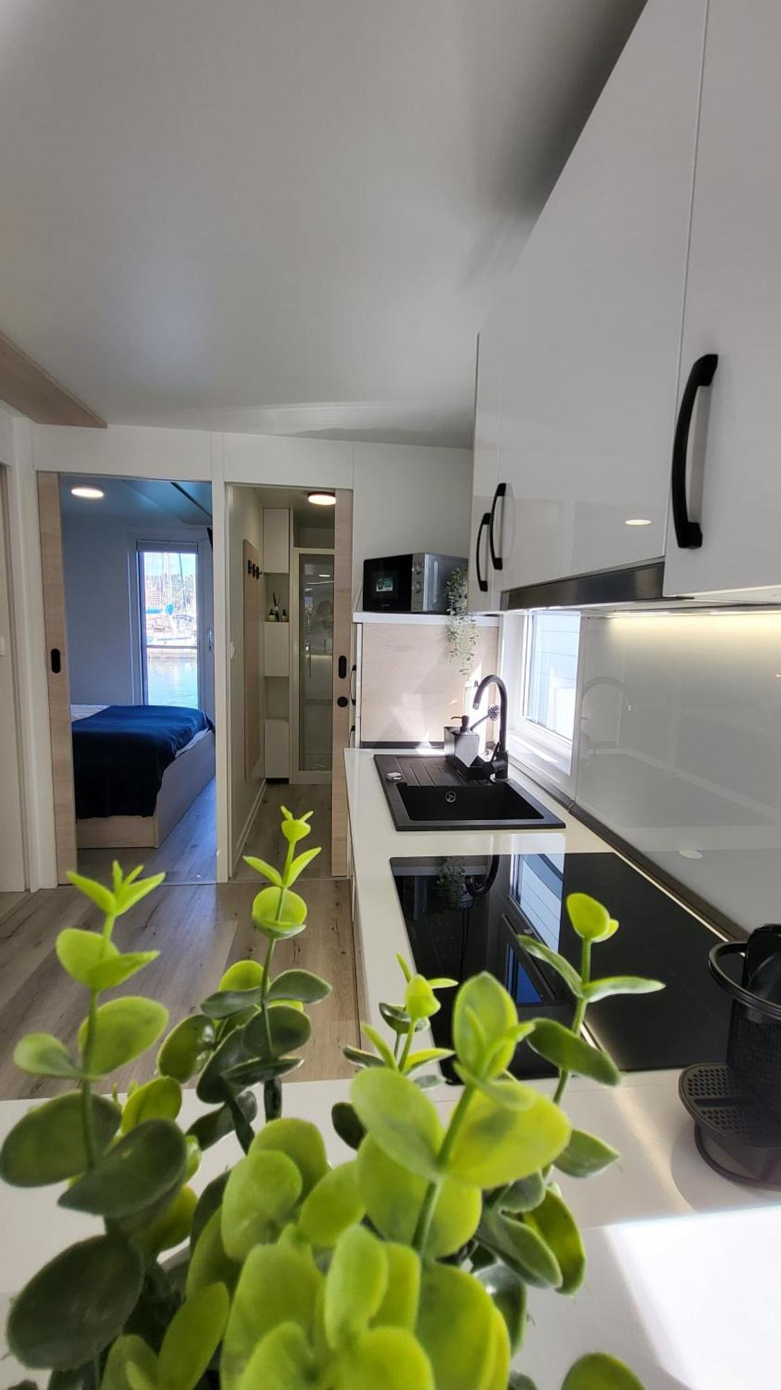 Floating House - Marina Pearl Apartment ปอร์โตรอซ ภายนอก รูปภาพ